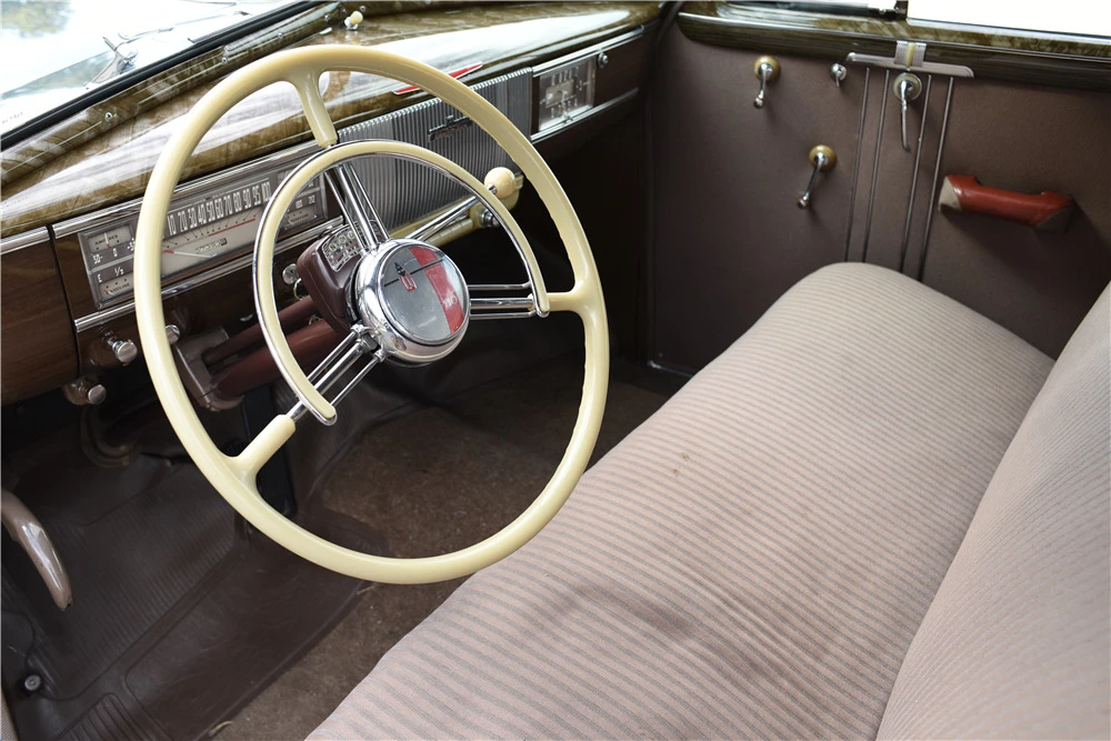 1940 Oldsmobile 98 - Image 4 of 8