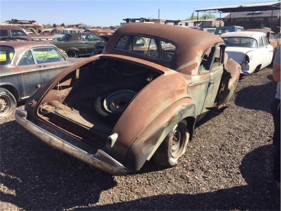1940 Oldsmobile 98 - Image 2 of 2