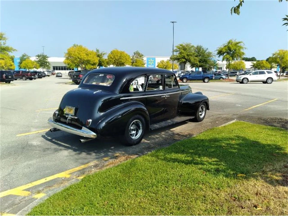 1940 Oldsmobile 98 - Image 4 of 15
