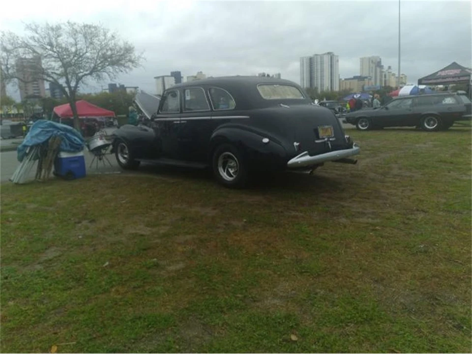 1940 Oldsmobile 98 - Image 6 of 15