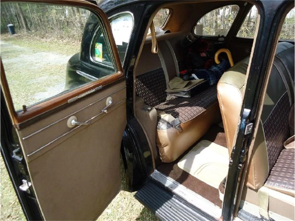 1940 Oldsmobile 98 - Image 13 of 15