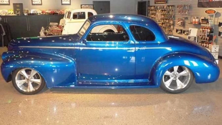 1940 Oldsmobile 98 - Image 2 of 10
