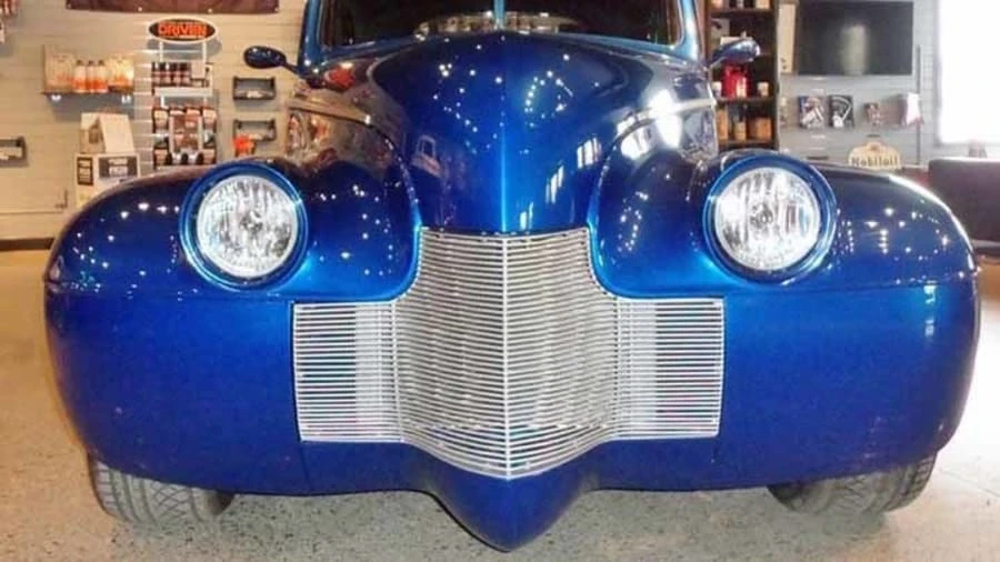 1940 Oldsmobile 98 - Image 9 of 10