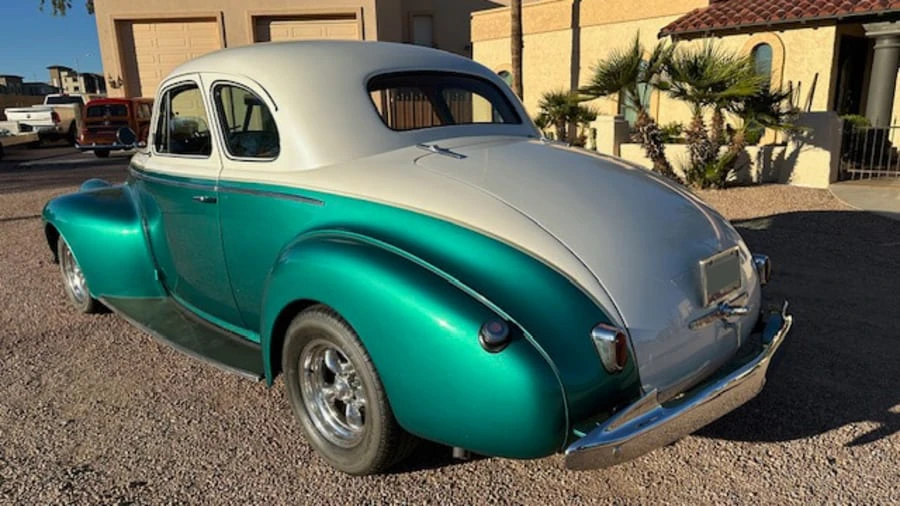1940 Oldsmobile 98 - Image 3 of 14