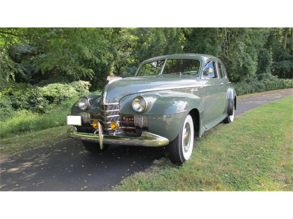 1940 Oldsmobile Custom Cruiser - Image 5 of 9