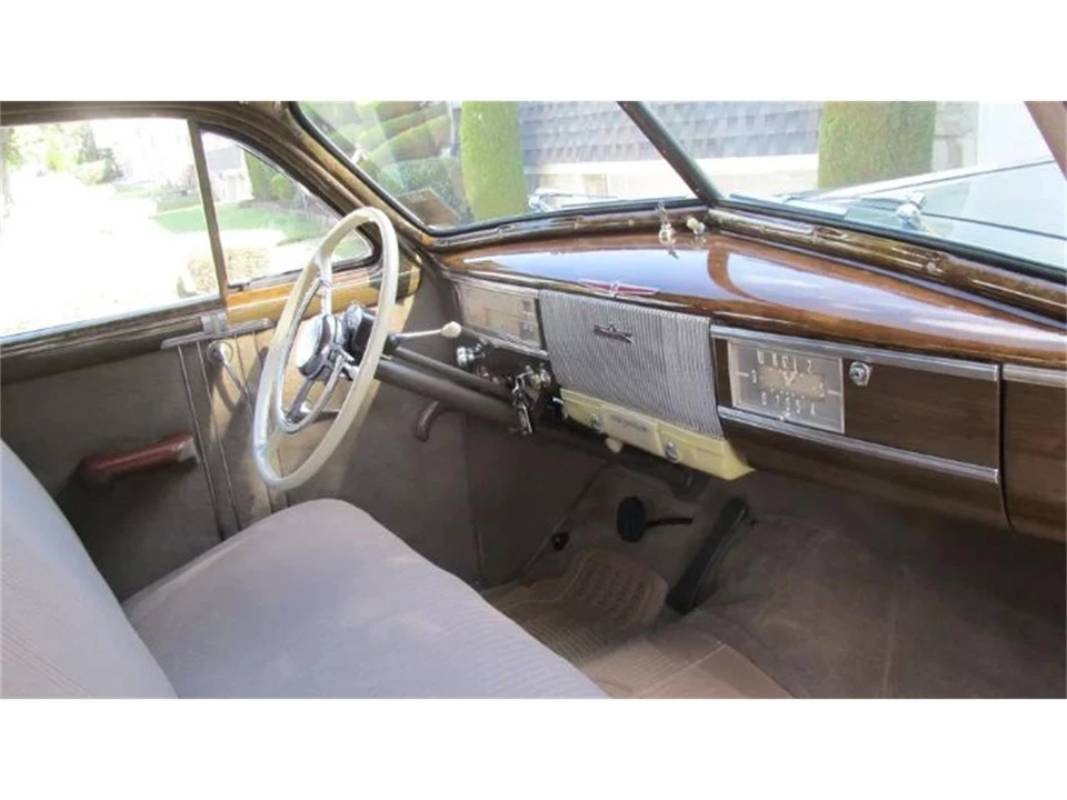 1940 Oldsmobile Custom Cruiser - Image 8 of 9