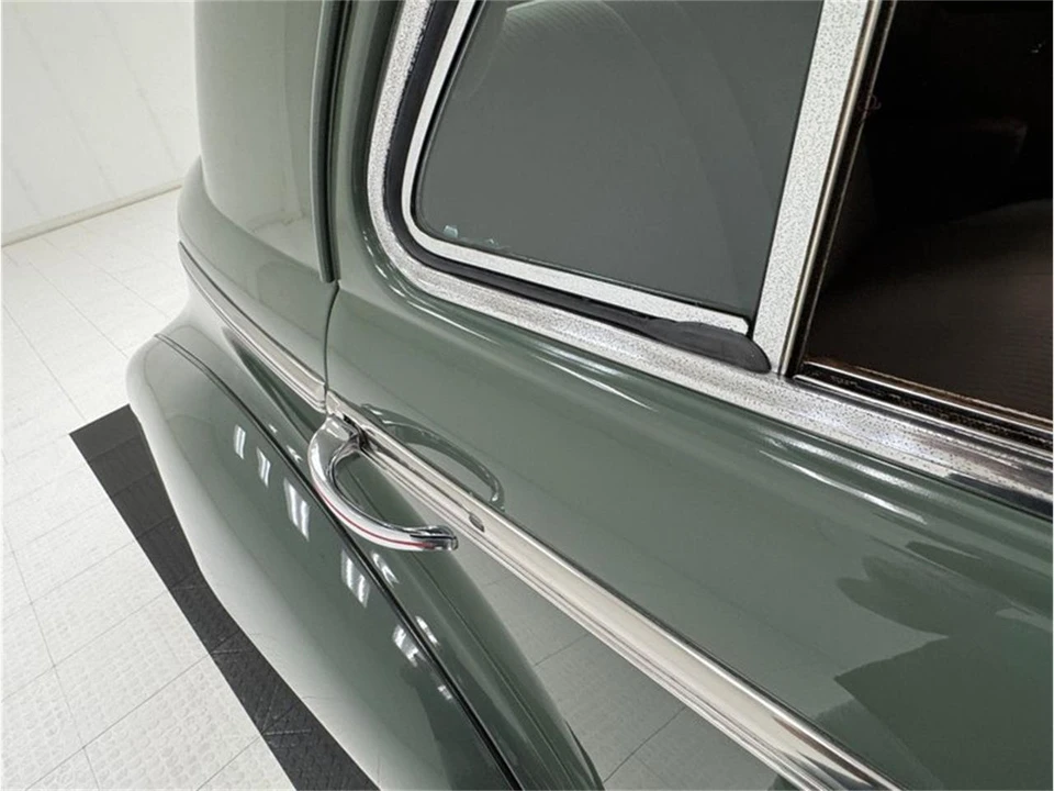 1940 Oldsmobile F-Series - Image 26 of 31