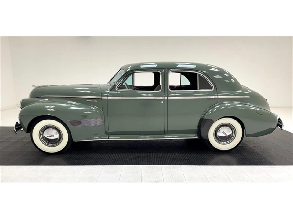 1940 Oldsmobile F-Series - Image 2 of 31