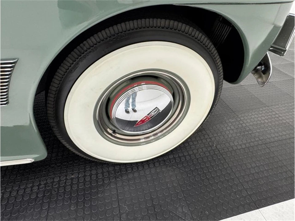 1940 Oldsmobile F-Series - Image 25 of 31