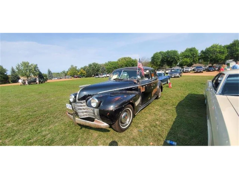 1940 Oldsmobile 98 - Image 2 of 8
