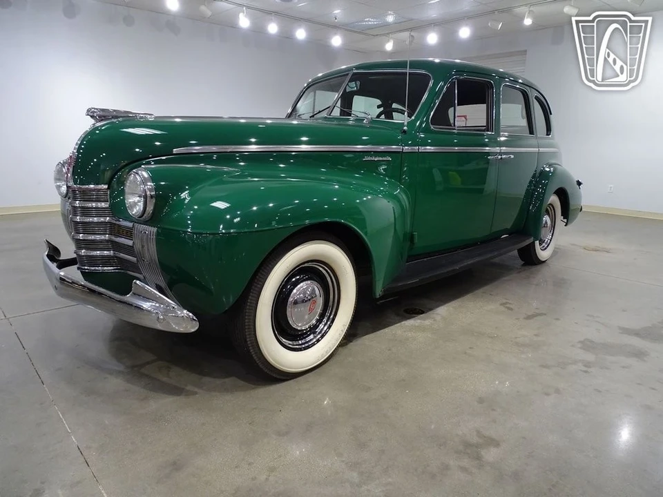 1940 Oldsmobile - Image 3 of 21