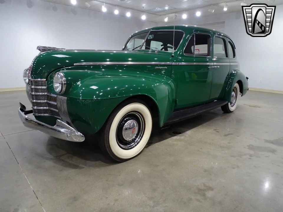 1940 Oldsmobile - Image 3 of 12