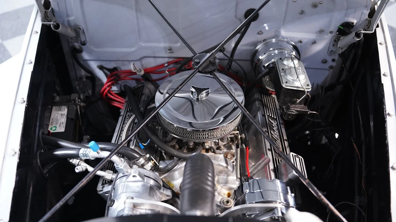 1940 Oldsmobile 98 - Image 3 of 12