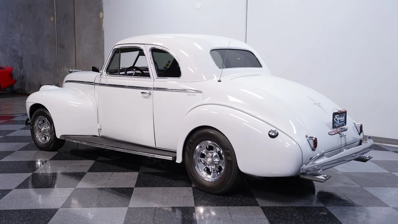 1940 Oldsmobile 98 - Image 6 of 12