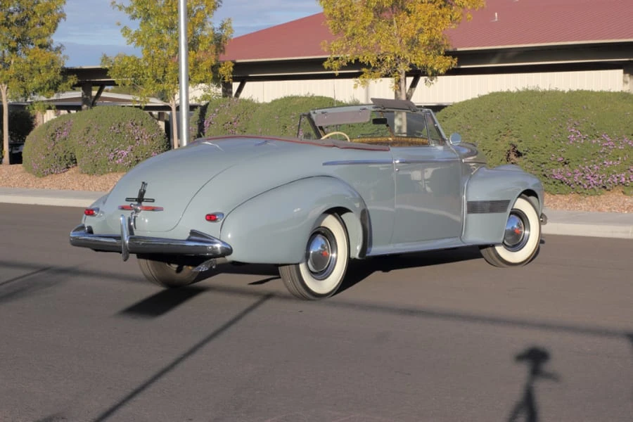 1940 Oldsmobile 98 - Image 3 of 8