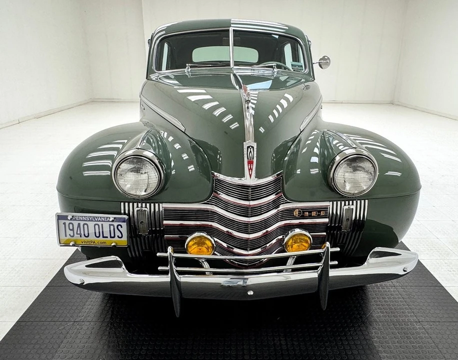 1940 Oldsmobile Custom Cruiser - Image 8 of 31