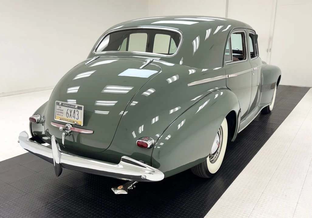 1940 Oldsmobile Custom Cruiser - Image 5 of 31