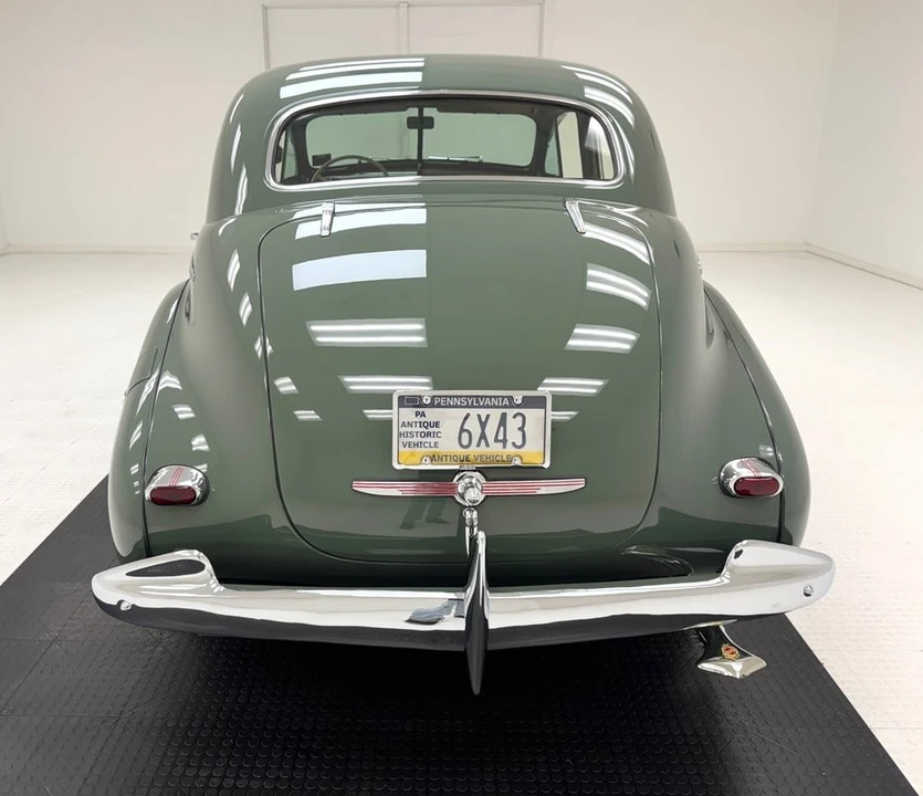 1940 Oldsmobile Custom Cruiser - Image 4 of 31