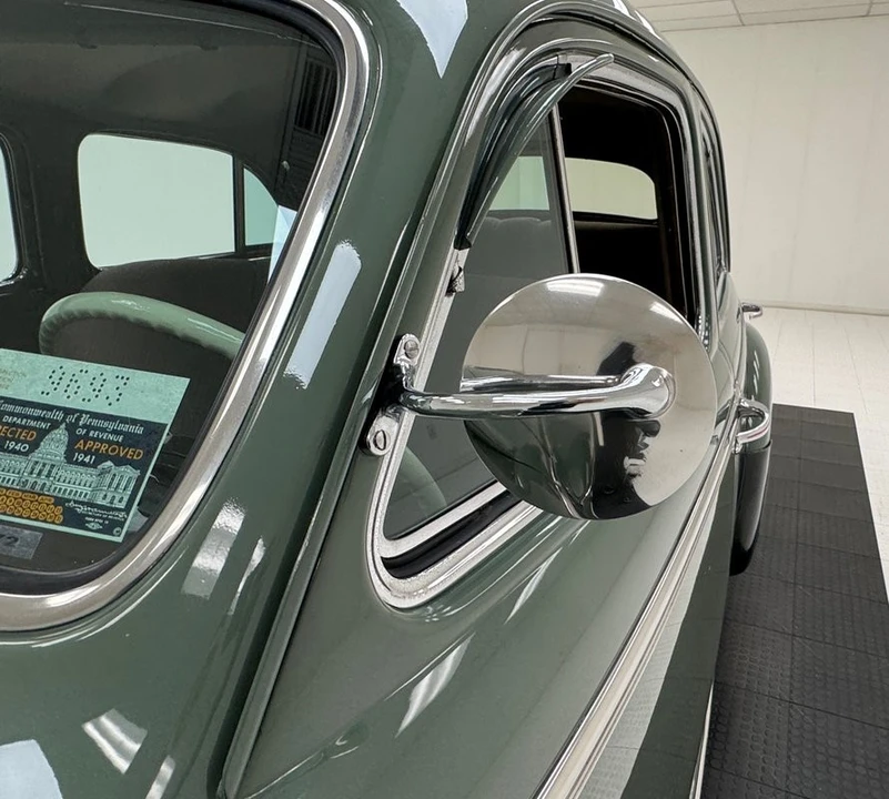 1940 Oldsmobile Custom Cruiser - Image 18 of 31