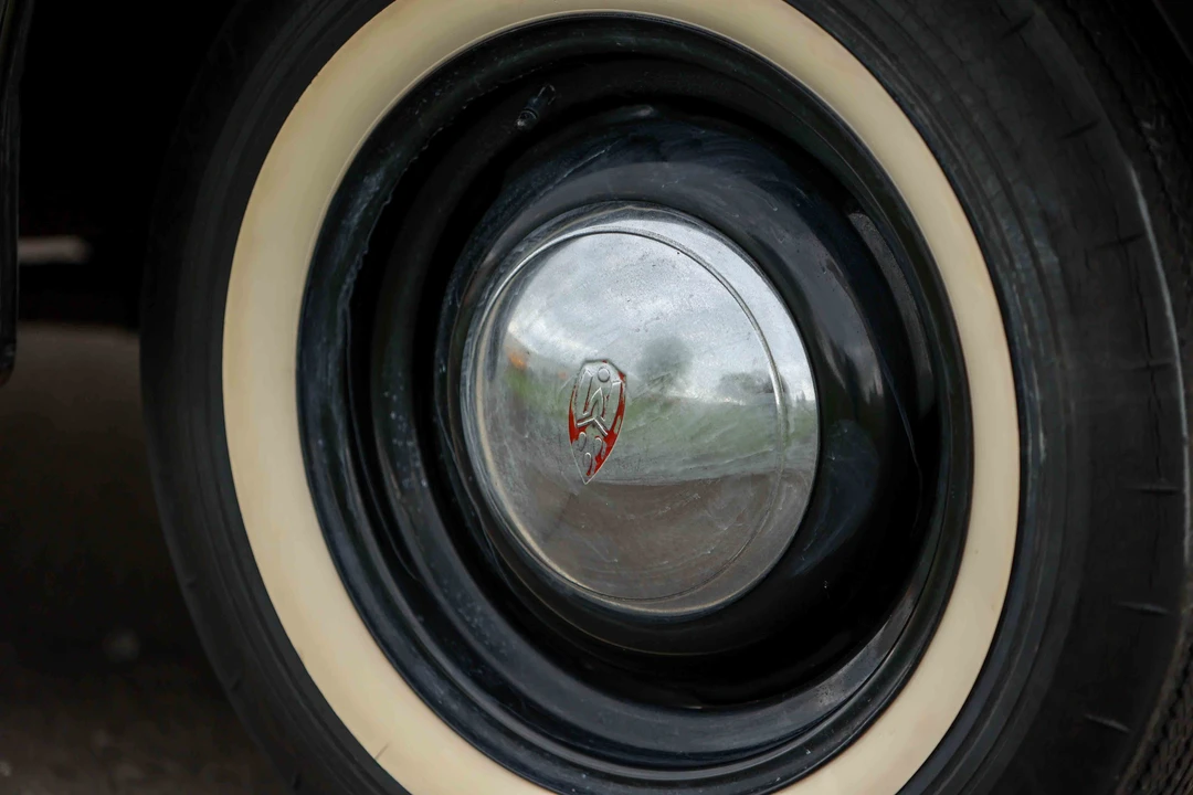 1940 Oldsmobile 88 - Image 19 of 31