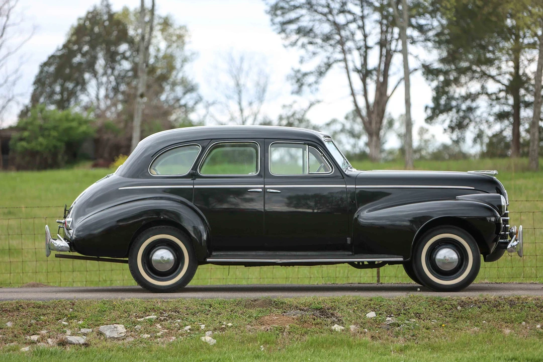 1940 Oldsmobile 88 - Image 3 of 31