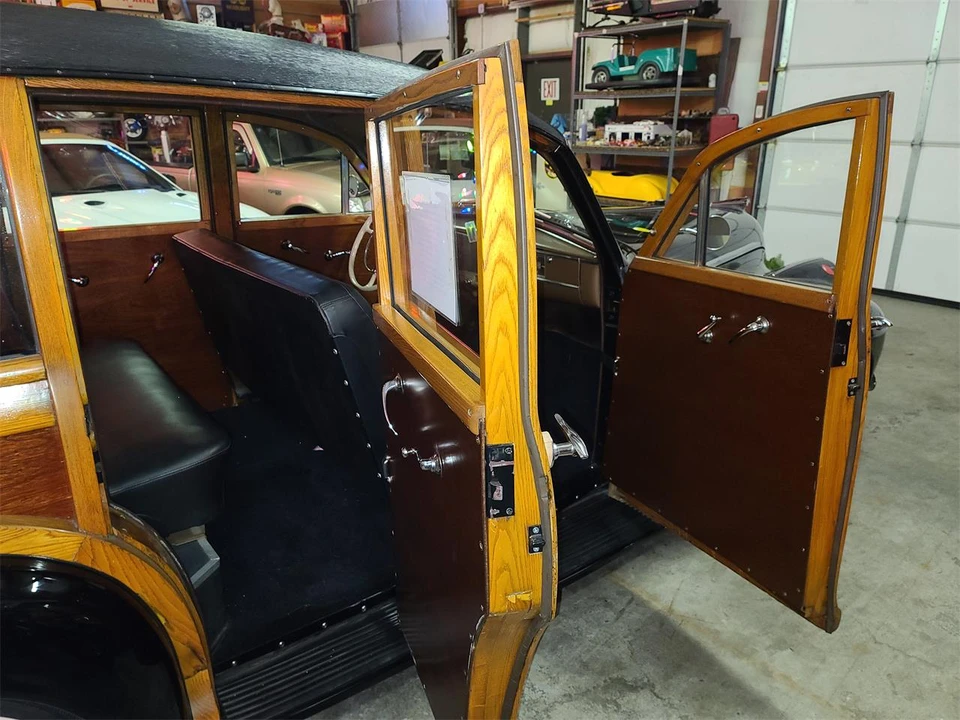 1940 Oldsmobile - Image 25 of 31