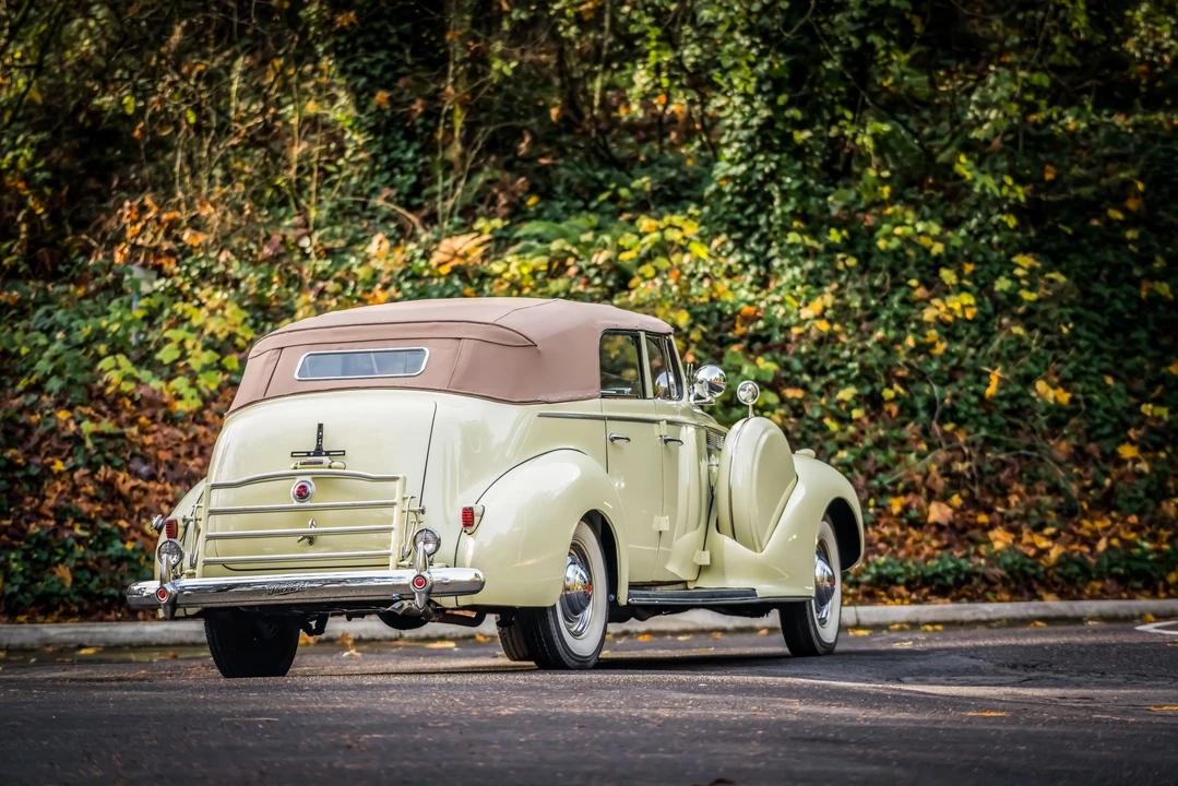 1940 Packard Eight - Image 7 of 31