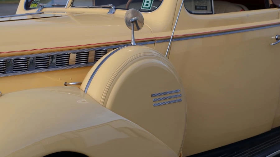 1940 Packard Eight - Image 11 of 12