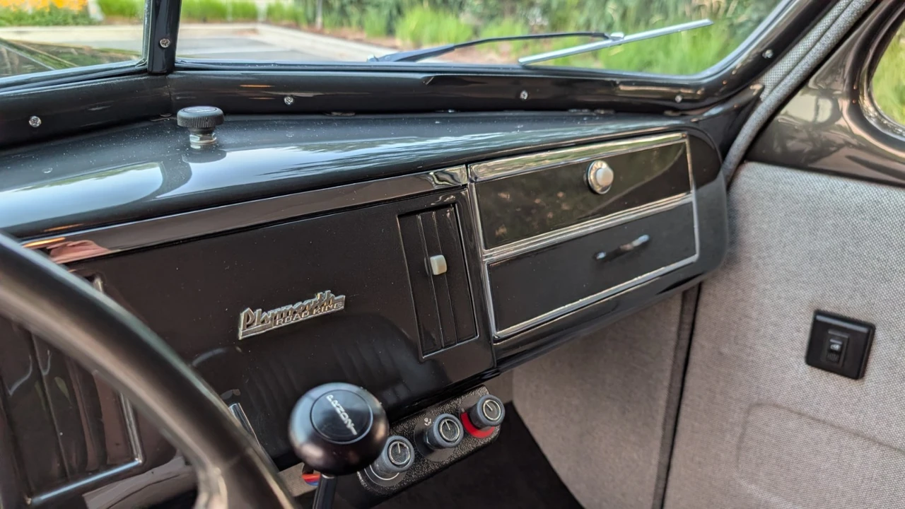 1940 Plymouth Deluxe & Special Deluxe - Image 18 of 31