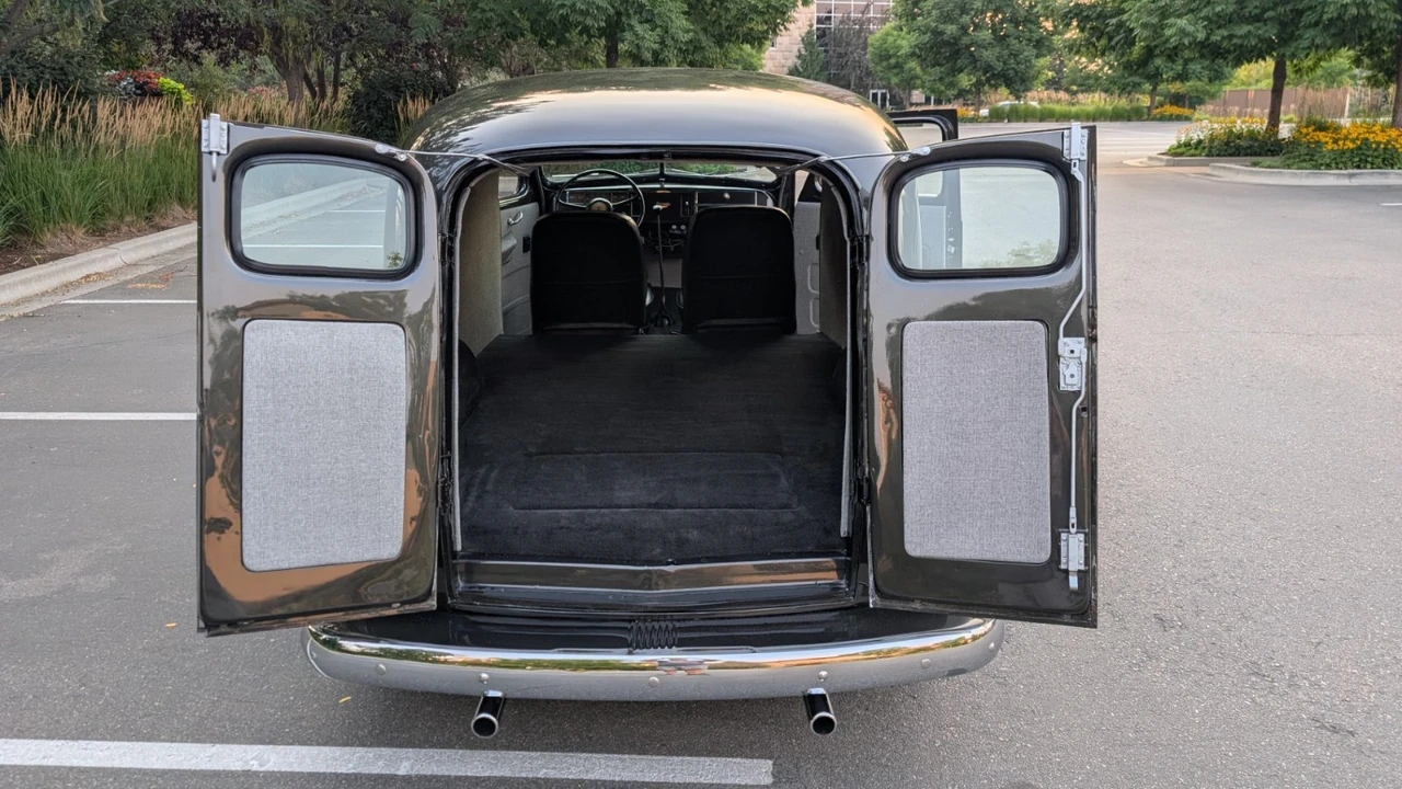 1940 Plymouth Deluxe & Special Deluxe - Image 6 of 31