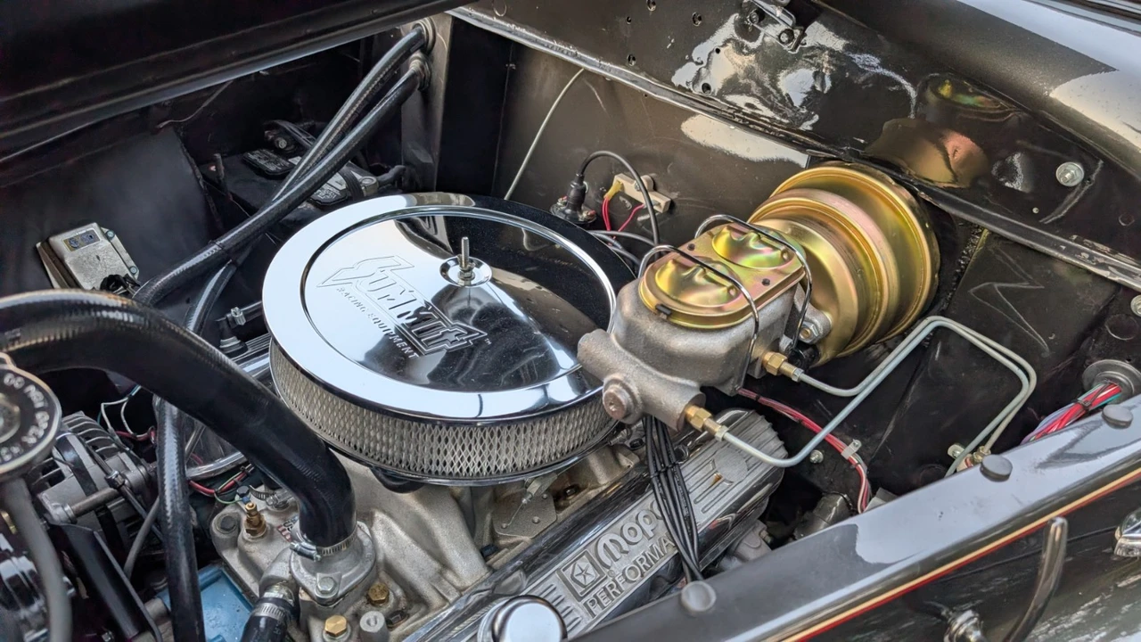 1940 Plymouth Deluxe & Special Deluxe - Image 30 of 31