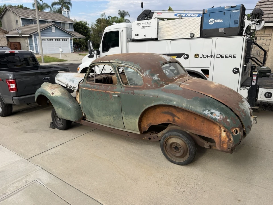 1940 Pontiac - Image 5 of 10