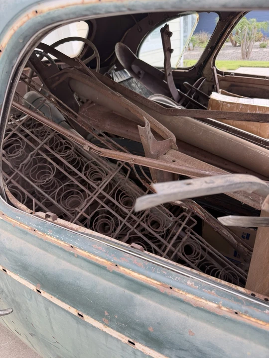 1940 Pontiac - Image 6 of 10