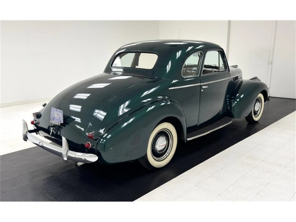 1940 Pontiac - Image 5 of 31