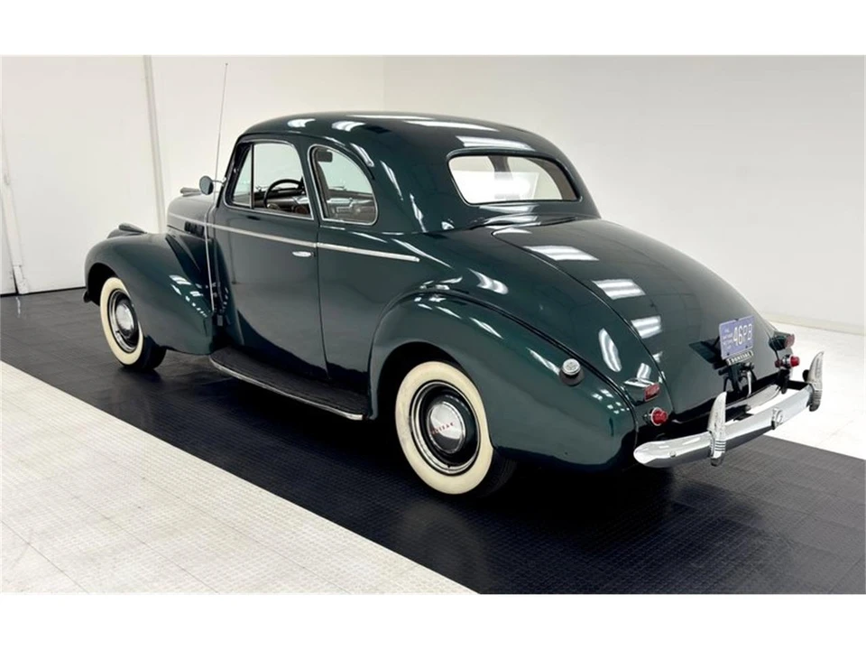 1940 Pontiac - Image 3 of 31