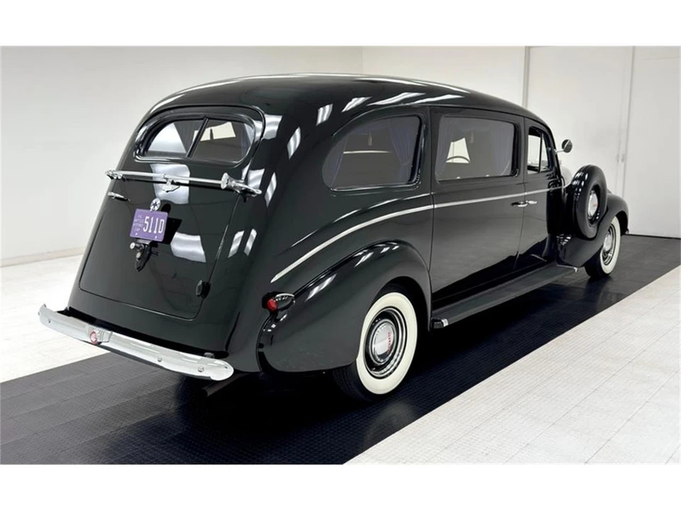 1940 Pontiac - Image 5 of 31