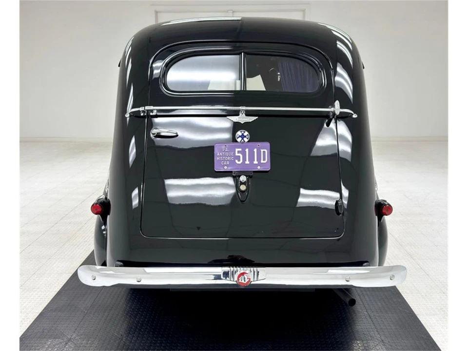 1940 Pontiac - Image 4 of 31