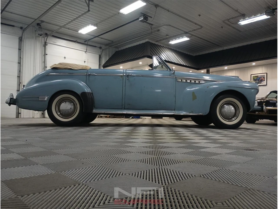 1941 Buick Roadmaster - Image 17 of 31