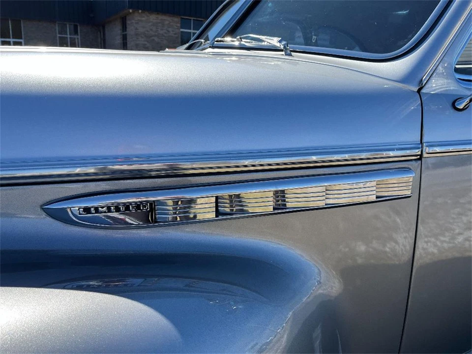 1941 Buick Roadmaster - Image 9 of 31