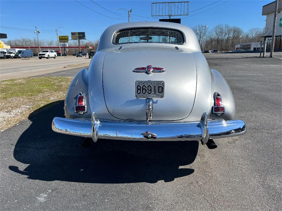 1941 Buick Roadmaster - Image 17 of 31