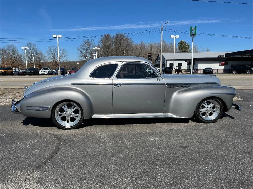 1941 Buick Roadmaster - Image 19 of 31