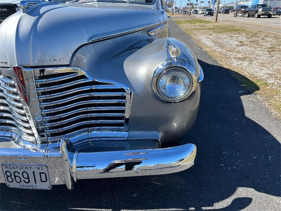 1941 Buick Roadmaster - Image 5 of 31