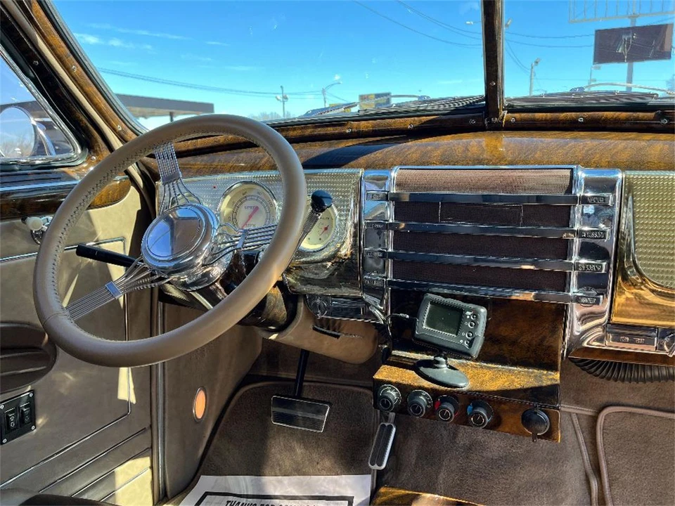 1941 Buick Roadmaster - Image 27 of 31