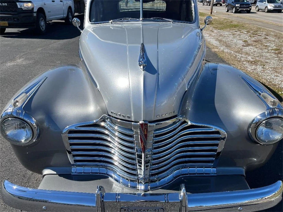 1941 Buick Roadmaster - Image 4 of 31