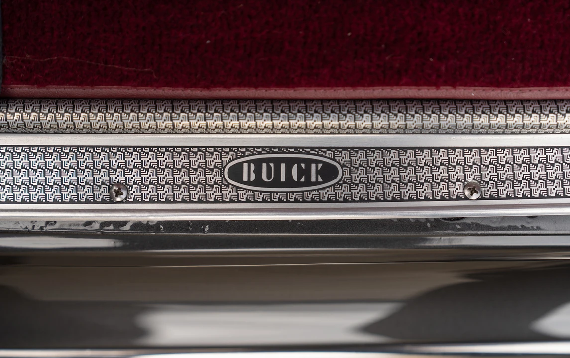 1941 Buick Roadmaster - Image 18 of 18
