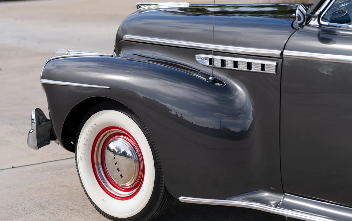 1941 Buick Roadmaster - Image 12 of 18