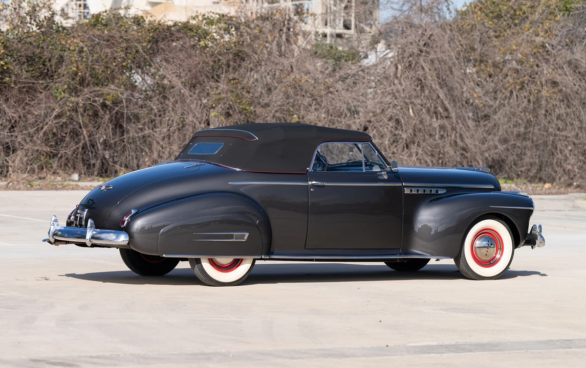 1941 Buick Roadmaster - Image 3 of 18