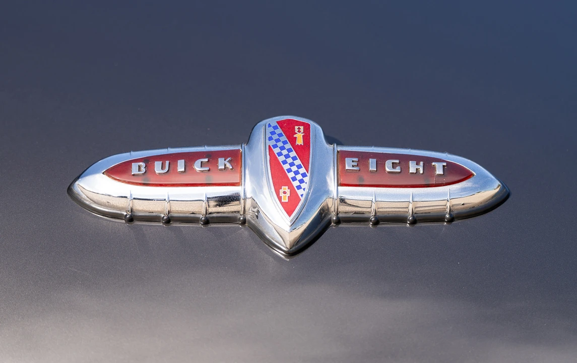 1941 Buick Roadmaster - Image 16 of 18