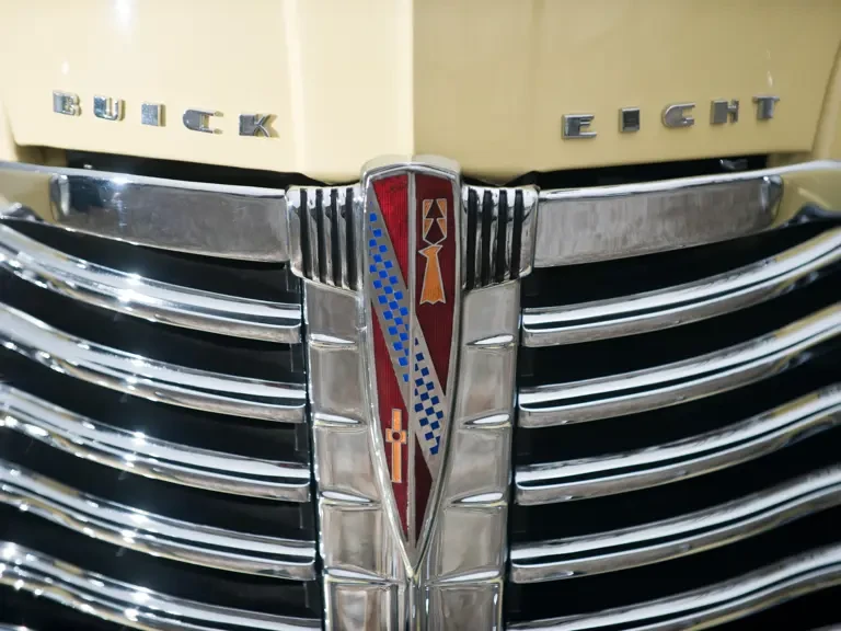1941 Buick Roadmaster - Image 10 of 26