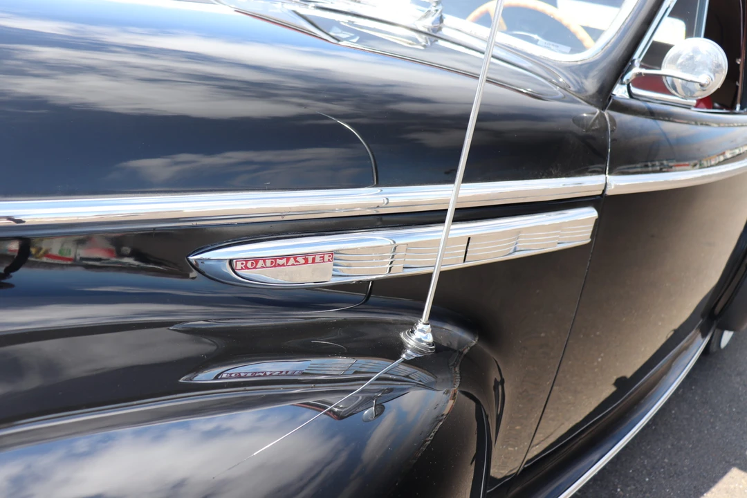1941 Buick Roadmaster - Image 21 of 31